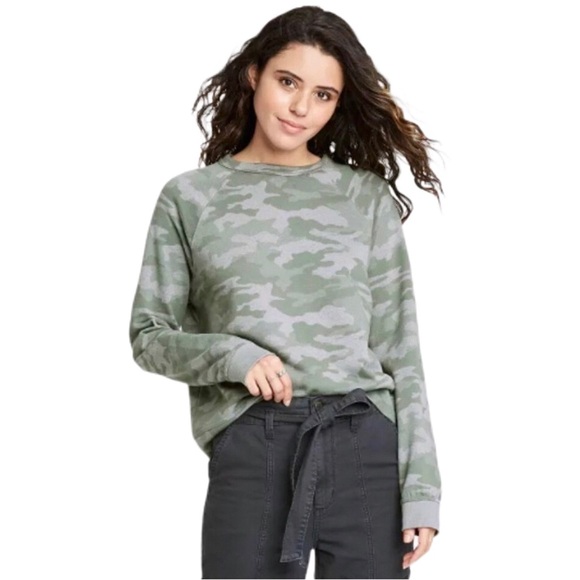 Universal Thread Camouflage Sweatshirt Green XS NWT - Picture 1 of 4